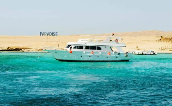 Paradise Island snorkeling trip in Hurghada by Boat